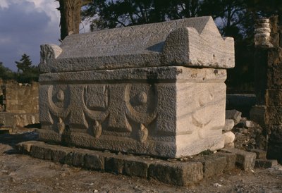 Vista de un sarcófago, cementerio romano de Roman